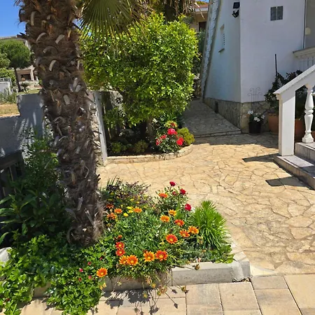 Apartamento Lora *