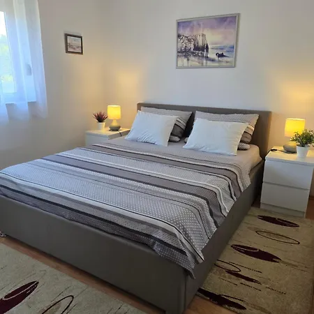 Lora Apartamento Vir