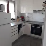 Lora Apartmán Vir