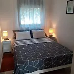 شقة Lora