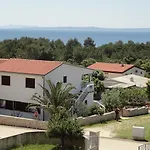 Lora Apartmán *