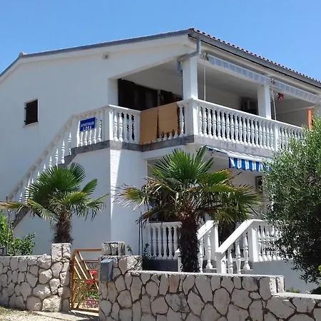 Lora Apartment Vir