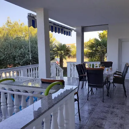 Apartmán Lora *