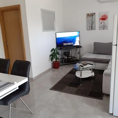 Lora Apartment *