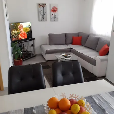 Lora Apartment