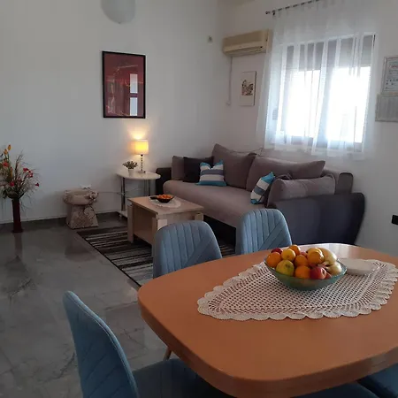 Lora Apartment