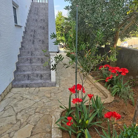 Apartman Lora Vir