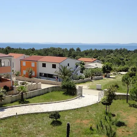 Lora Apartment Vir