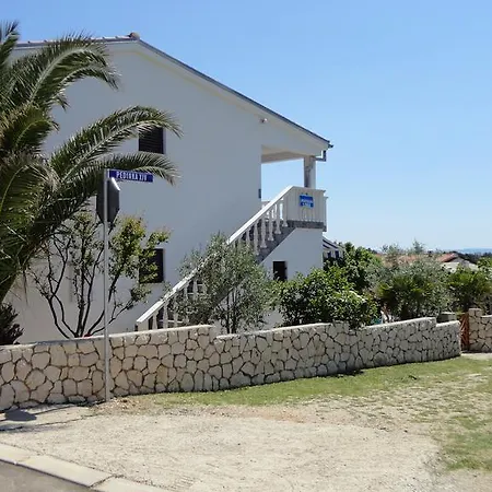 Lora Apartmán *
